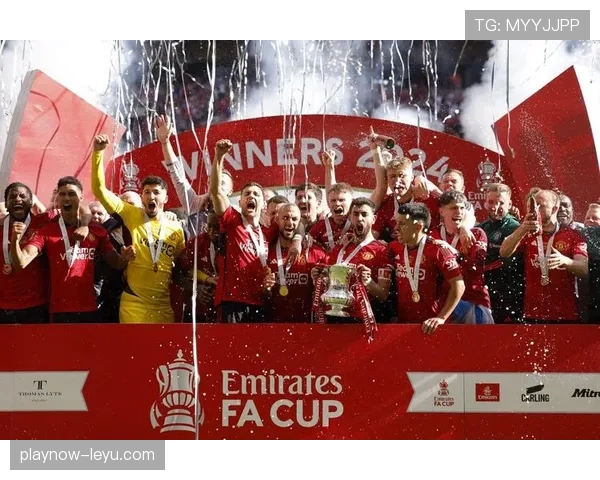 齐达内现身曼联训练场，助球队冲击英超冠军引热议