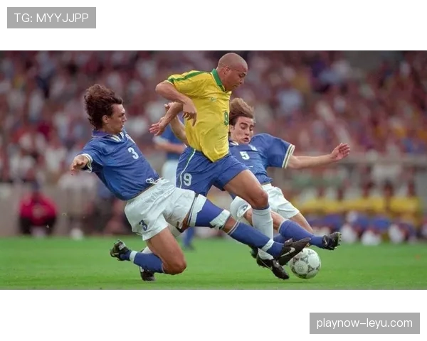 马尔蒂尼足球美学：以艺术与智慧重塑现代足球新范式