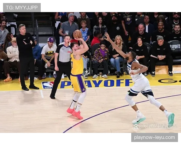 魔术师约翰逊组织能力领先巴克利 扫清湖人进攻挡拆障碍